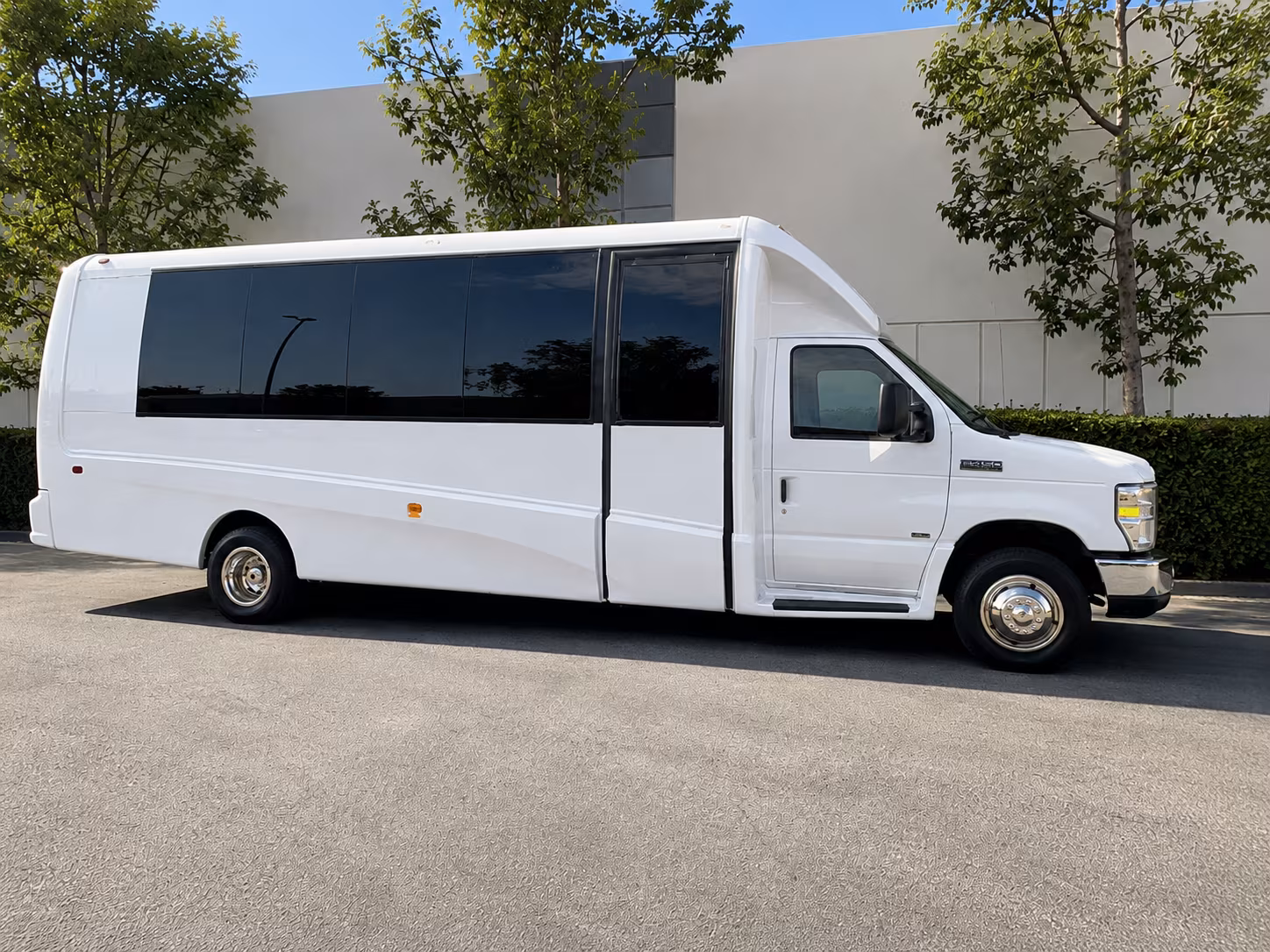 book a bus for your next wedding 2