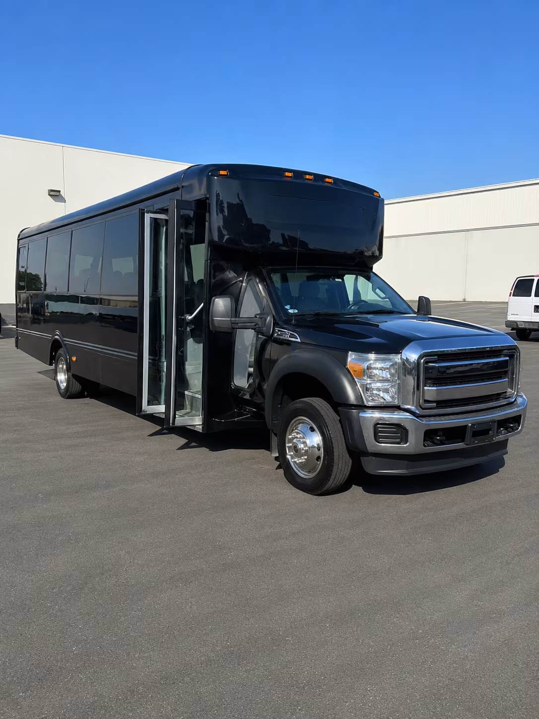 party buses for wine tours along the sakonnet river valley