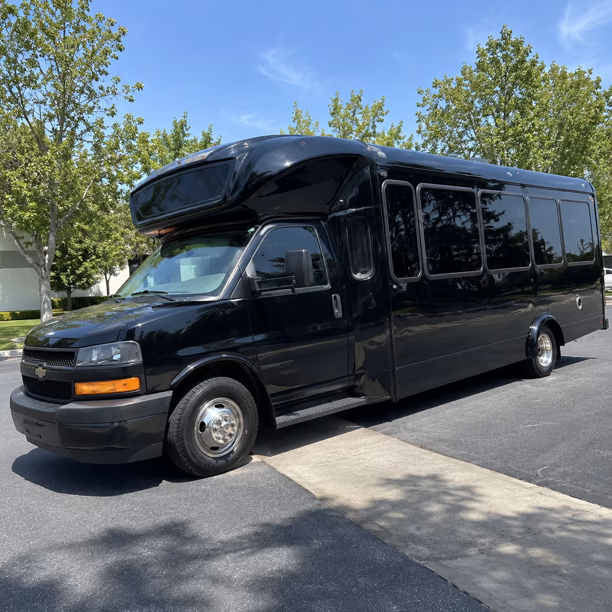 pawtucket 15 passenger party bus