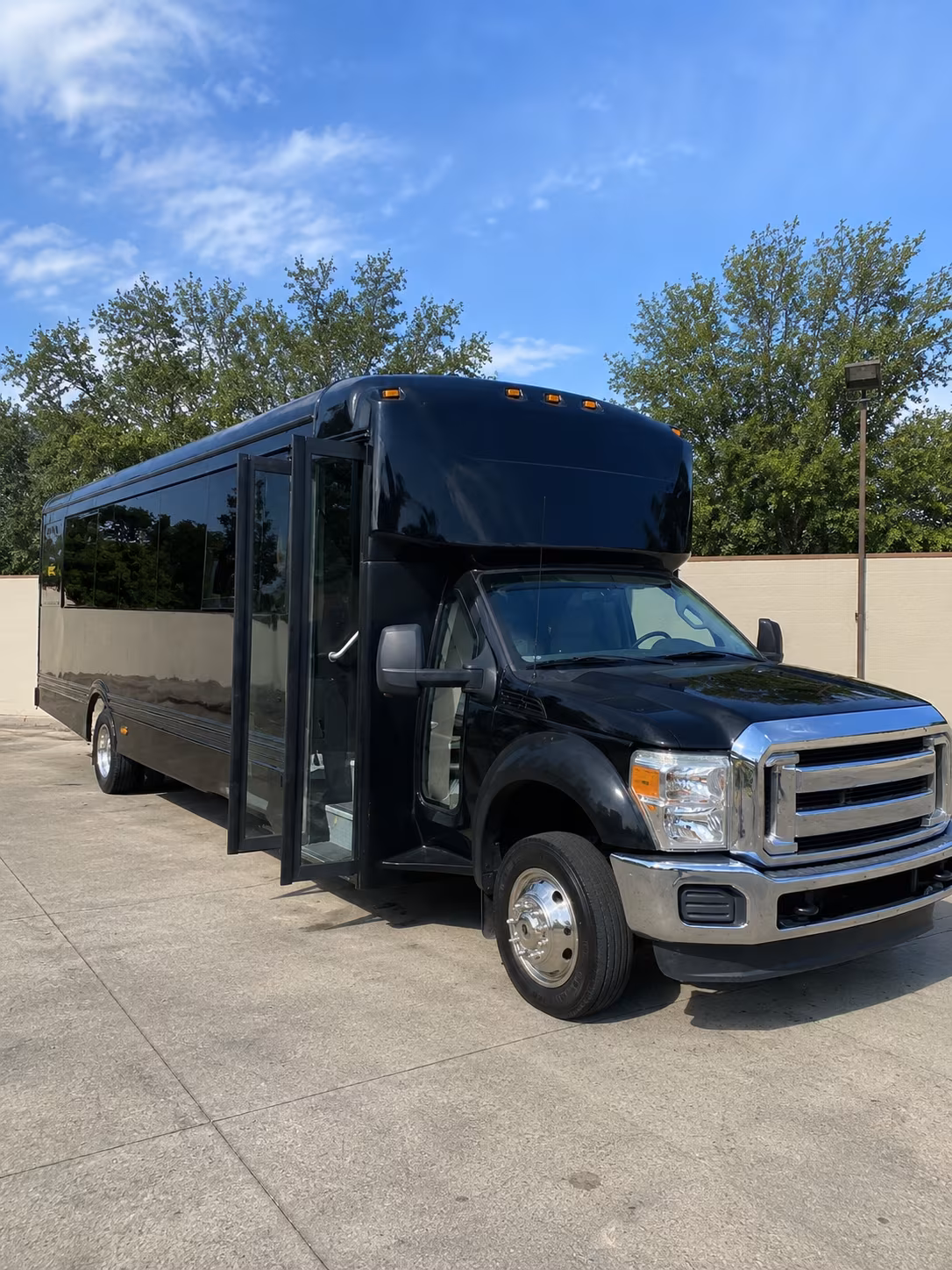 pawtucket 20 passenger party bus